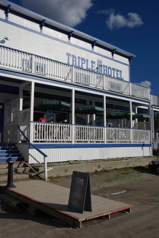 Triple J Hotel ドーソン・シティ エクステリア 写真
