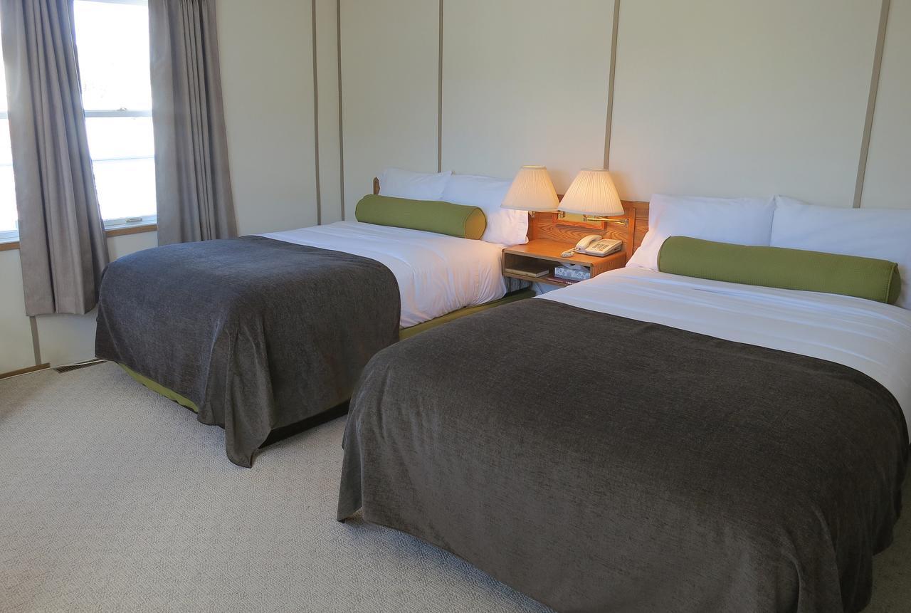 Triple J Hotel ドーソン・シティ エクステリア 写真