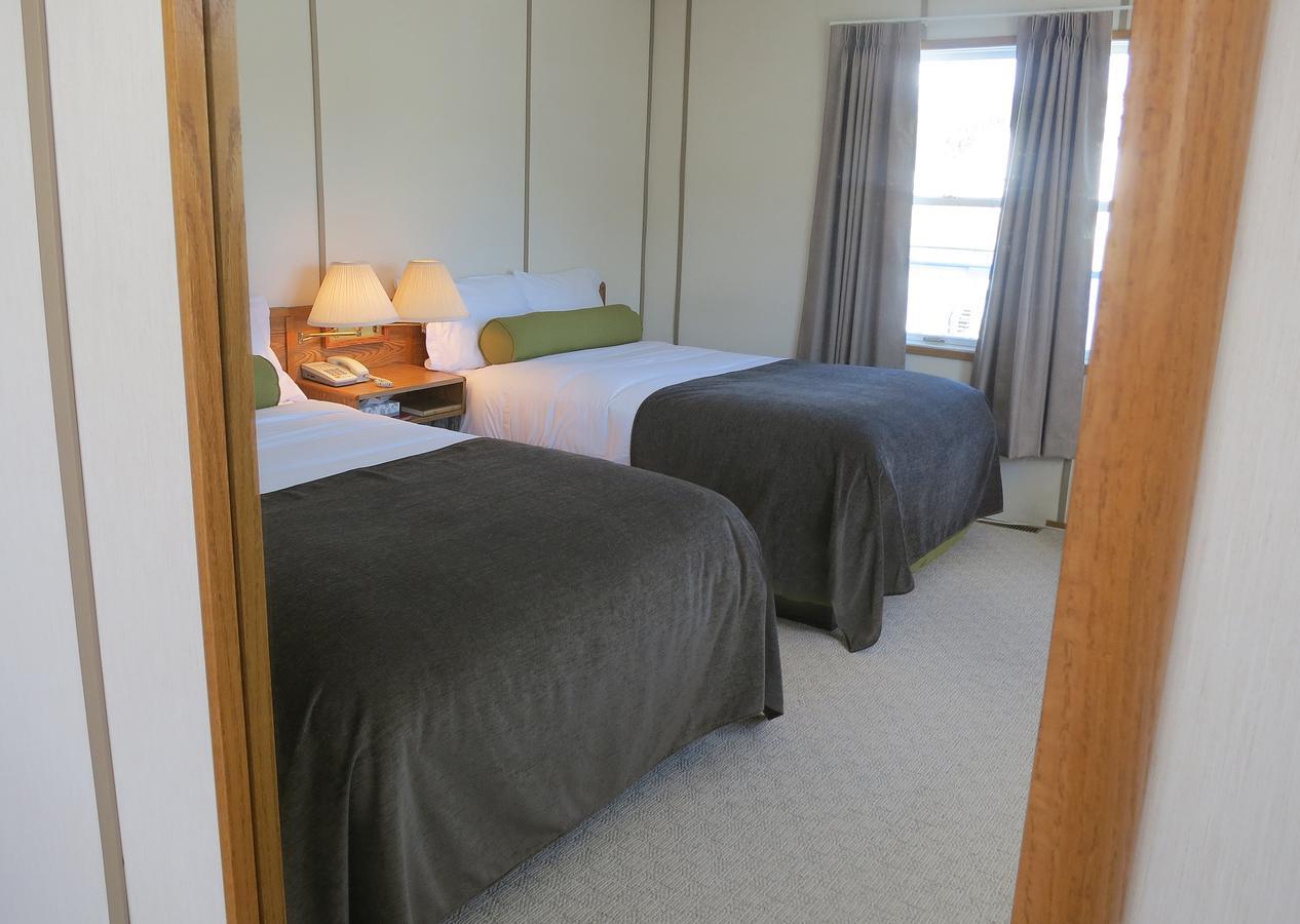 Triple J Hotel ドーソン・シティ エクステリア 写真